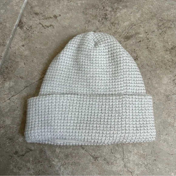 SOLD White knit beanie - Picture 2 of 3